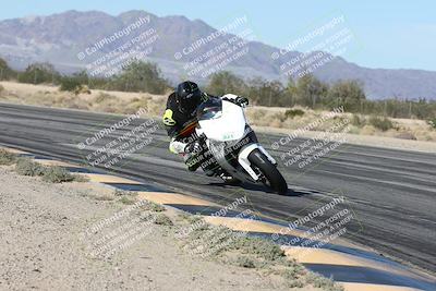 media/Dec-04-2025-Racers Edge (Thu) [[5ebc9f124d]]/3-B Group/3-Session 2 (Turn 7 Inside)/